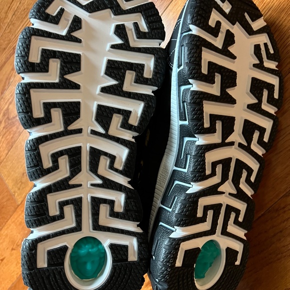 42 9 authentic versace running shoe baroque with receipt - Picture 9 of 10